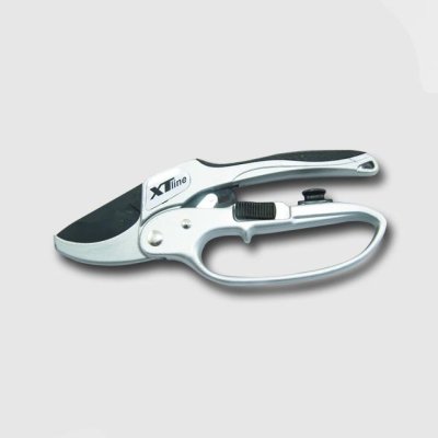 XTLINE Nůžky zahradnické kovové s rohatkou + čistící polštářek | SK5, 205 mm